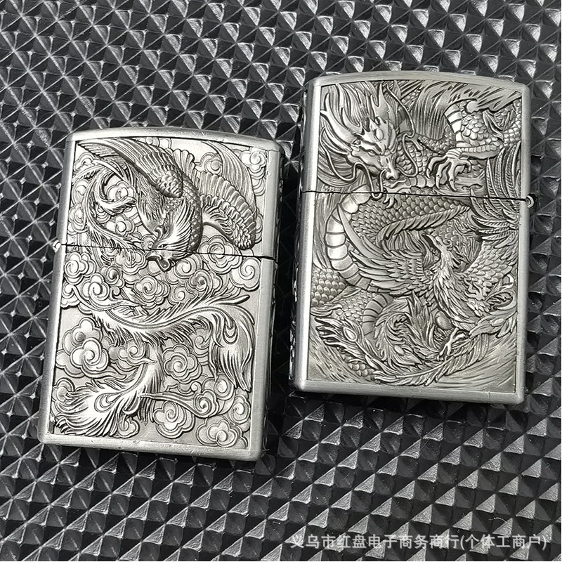 Fengming을 뛰어넘는 고대 은룡