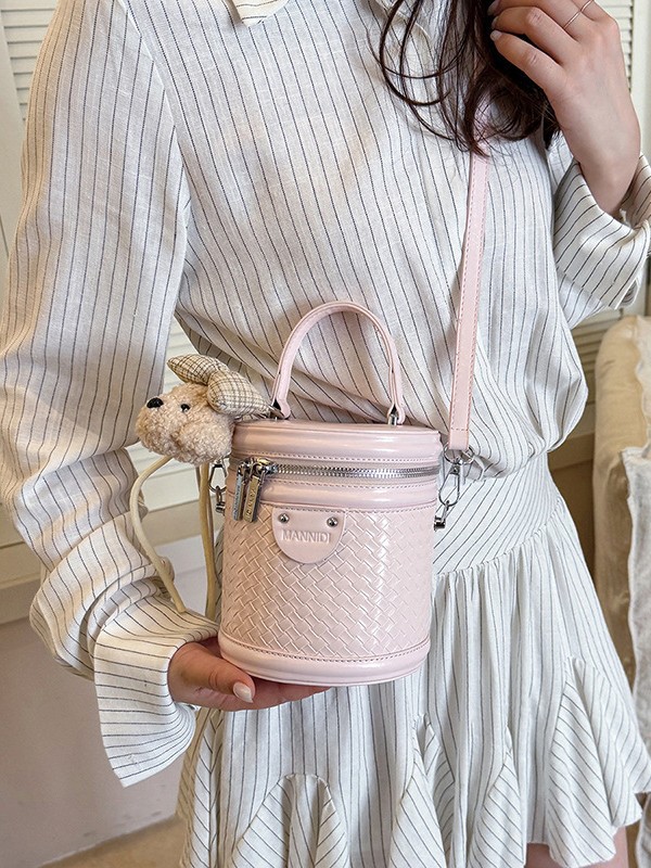 Bolsos de cubo de mano de alta sensación de tejido, bolsas de mano de mujer transfronterizas nuevas moda portátiles de lujo ligero bolsas de hombro