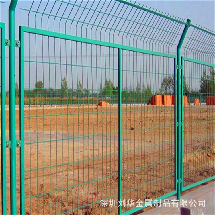 广州厂家现货框架护栏网 高速公路防护安全隔离网防护铁丝护栏网