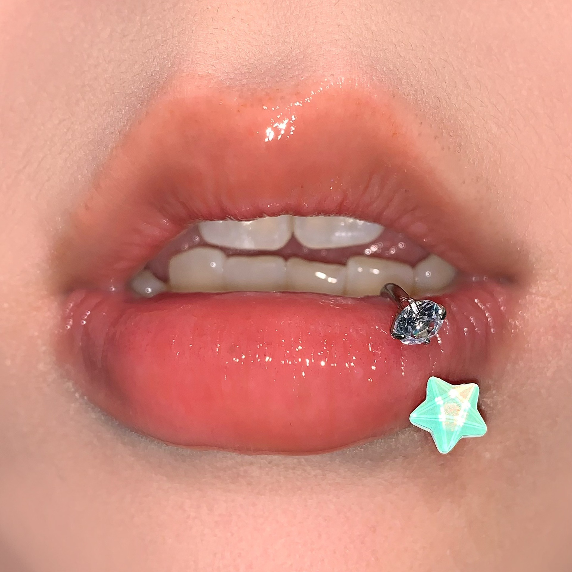Pointed titanium steel lip stud product view