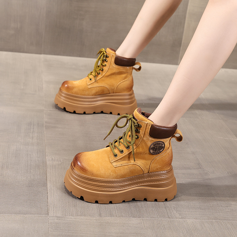 Giày boot nữ đế dày tăng chiều cao kiểu mới mùa thu, phong cách xe máy cổ ngắn — màu vàng sa mạc