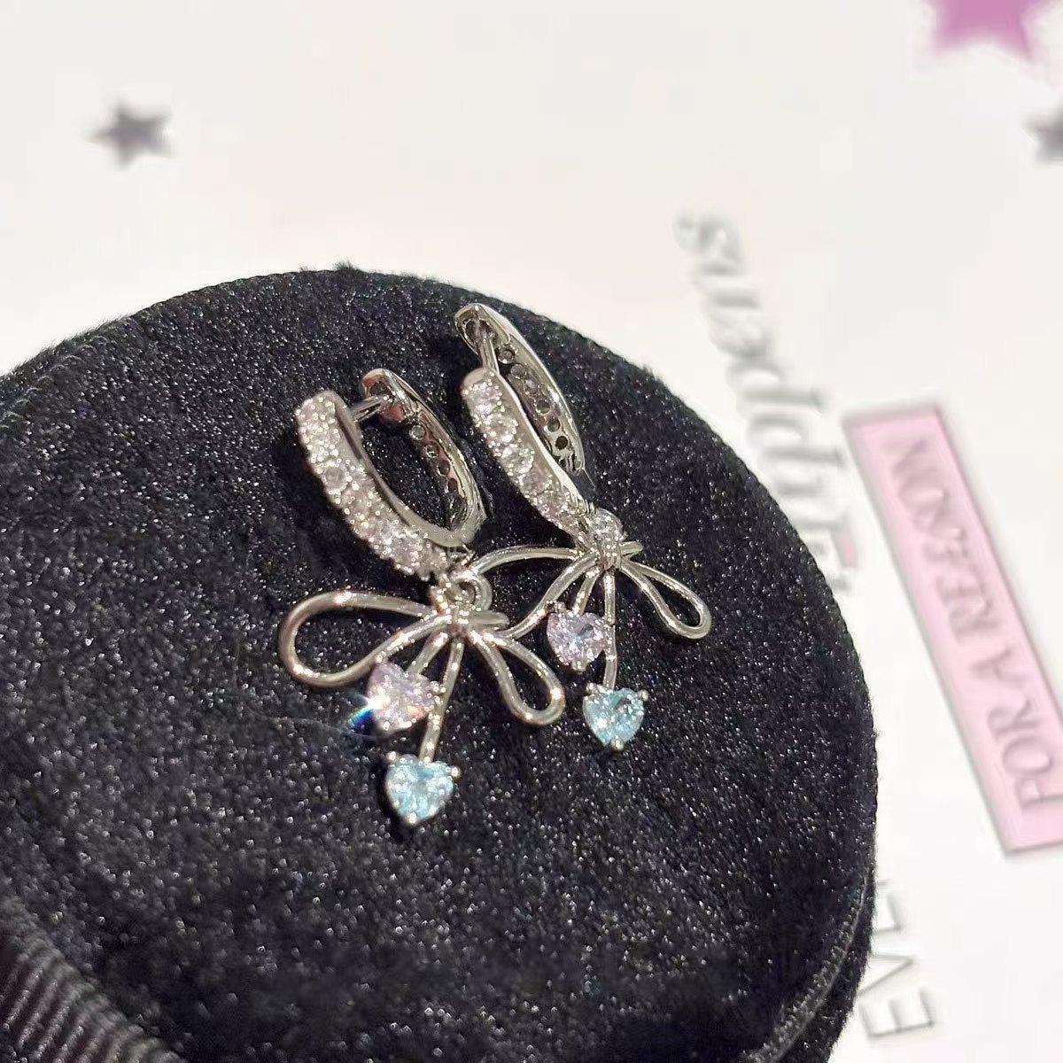 Bowknot Heart-Shaped Zircon Pendant Earrings for Women, Unique and Exquisite, Beautiful and High-End, Full Diamond Hoop Earrings for Women