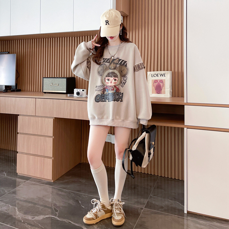 느슨한 틈새 디자인 센스 스웨트 셔츠 여성의 봄과 가을 2024 폭발 나이 감소 슬리밍 플러스 사이즈 통통녀 얇은 둥근 목 탑