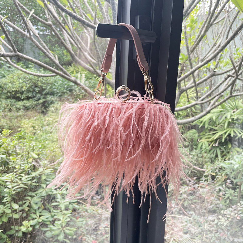 Spring&Summer Season Women'S Gender Fashion Style Square Shape Medium Size Women's Medium Spring&summer Plush Fashion Handbag