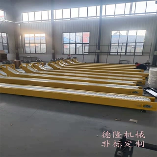 工业皮带流水线汽车配件生产输送机带式提升传送带转弯皮带输送线