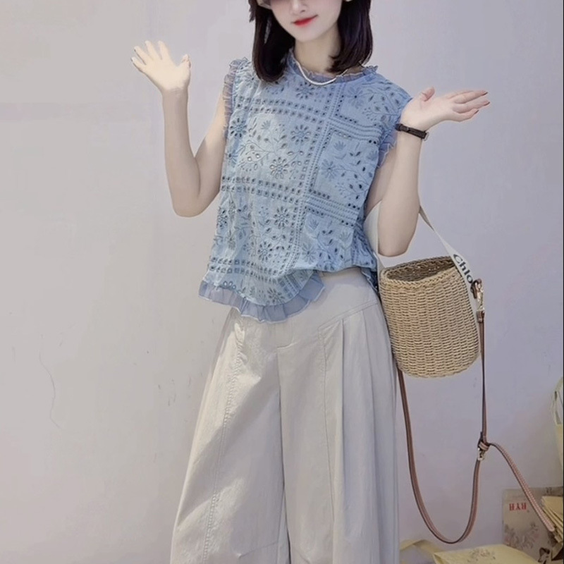 Sleeveless Shirt 2026 Summer New European Style Design Lace Collar Crochet Embroidery Vest Stylish Blouse for Women Sleeveless Shirt 2026 Summer New European Style Design Lace Collar Crochet Embroidery Vest Stylish Blouse for Women