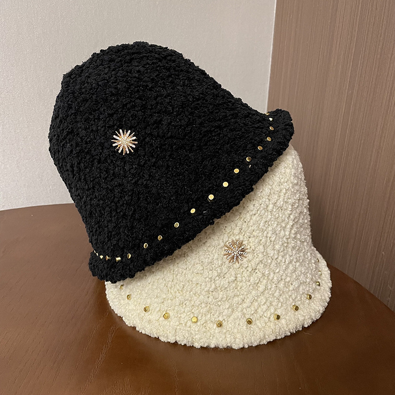 Women's Simple Style Solid Color Rivet Wide Eaves Bucket Hat display picture 3