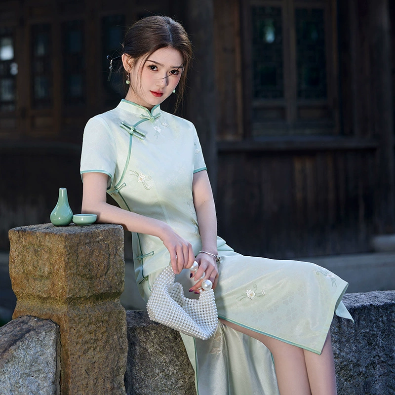 Новая китайская композитная кружевная вышивка однослойный национальный стиль, темперамент холодный и красивый длинный чонсам для весны и лета 2025 года