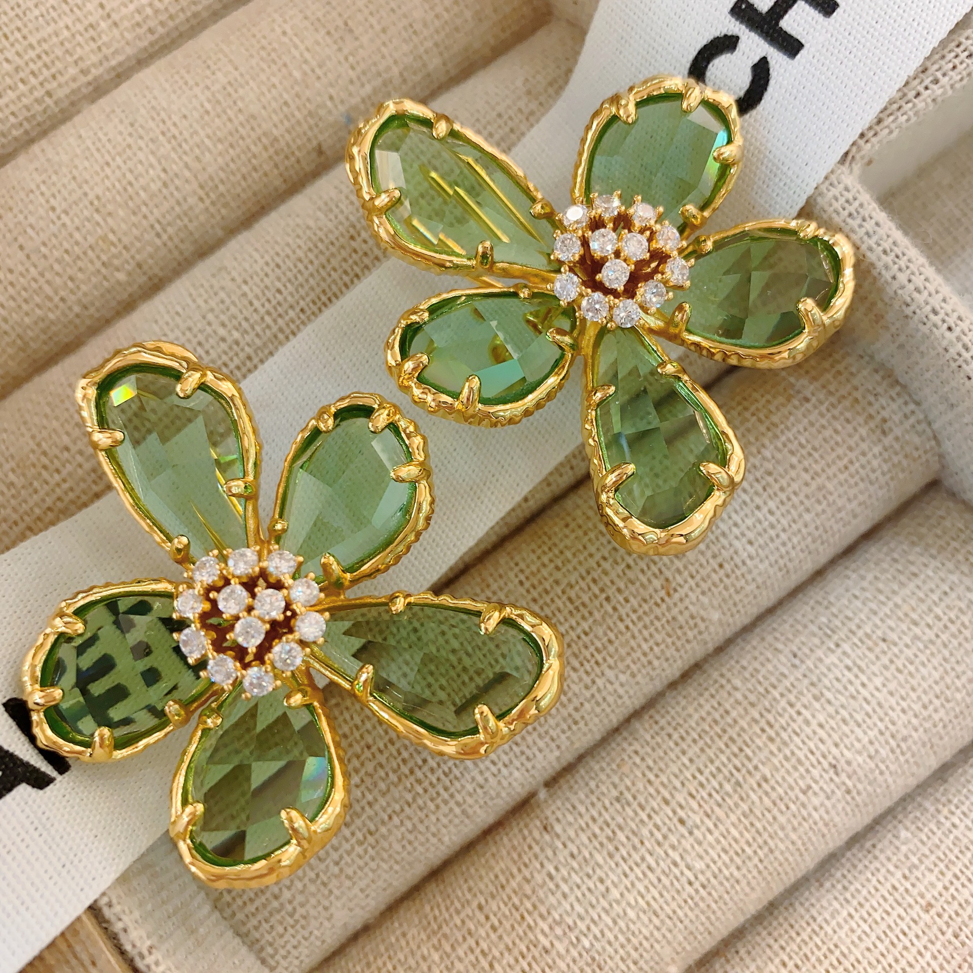 Flower Pattern Women's Gender Wholesale Jewelry Vintage Style Flower Alloy Plating Ear Studs