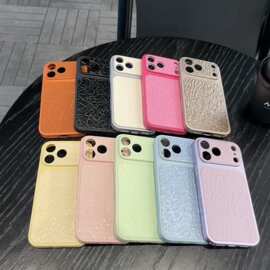 适用苹果17pro新款秒变皱纸皮质手机壳iPhone16简约15防摔保护套