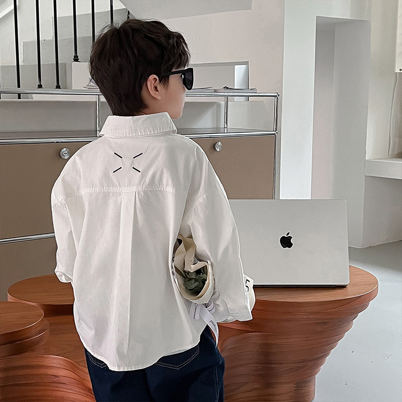 儿童衬衫2026童酷秋季新款韩版纯色宝宝外套洋气绣花男童翻领衬衣