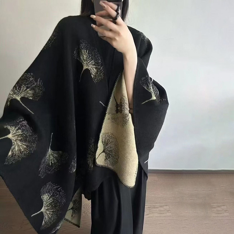 银杏叶披肩秋冬季保暖围巾暗黑开叉斗篷旅游民族风外搭加厚披风女|undefined