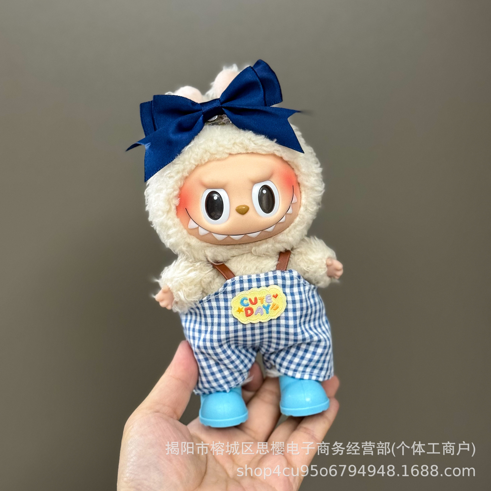 Solo la ropa es adecuada para la ropa de bebé Rabubu de 123 generaciones Labubu ropa colgante de 17cm muñeca traje de felpa falda