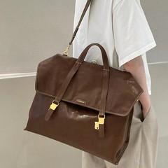 Songmont山下には松山行シリーズ遊歴ブリーフケースがあります。