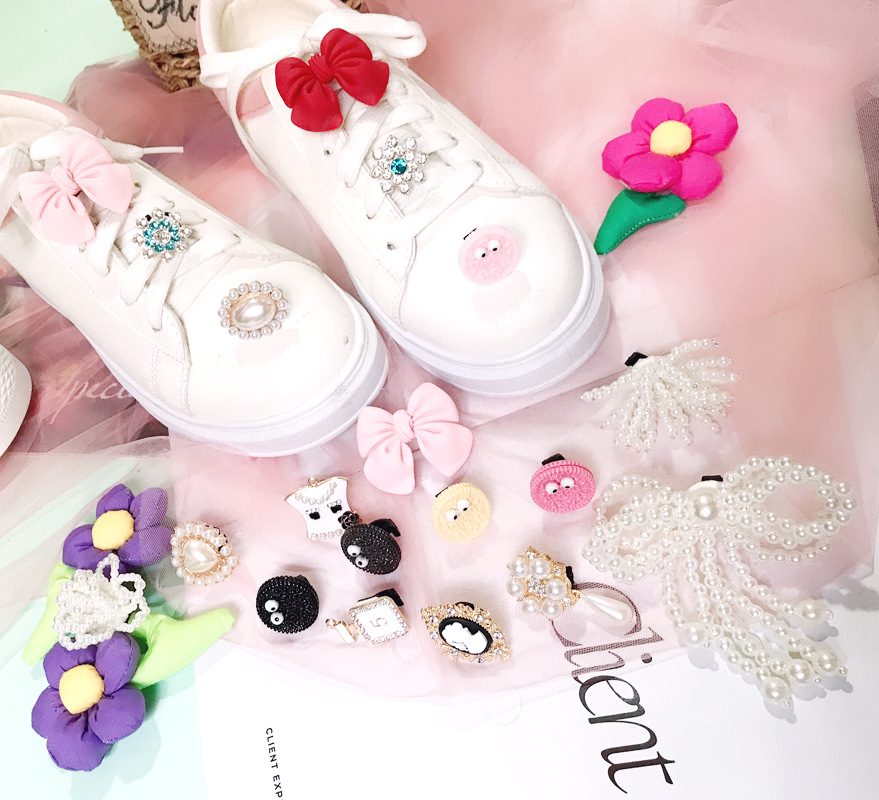 10g Weight Shoe Buckle Shoe Accessories Type 1 Piece Quantity Daily Occasion Arylic, Alloy Material Flower Pattern Winter, Summer, Spring Season Women's Gender Flower Shoe Accessories Arylic Alloy Winter Summer Spring Shoe Buckle 15