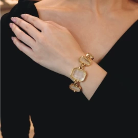 项链;耳环;耳钉