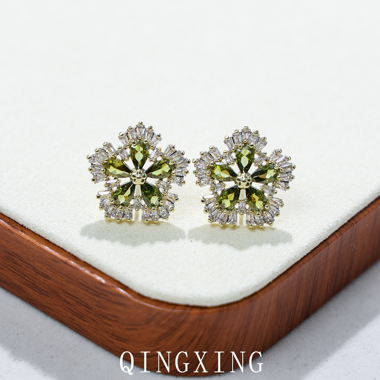 Boucles d'oreilles flocons de neige en zircon vert olive, style forêt, élégantes et polyvalentes, pour jeunes filles._voghion.com