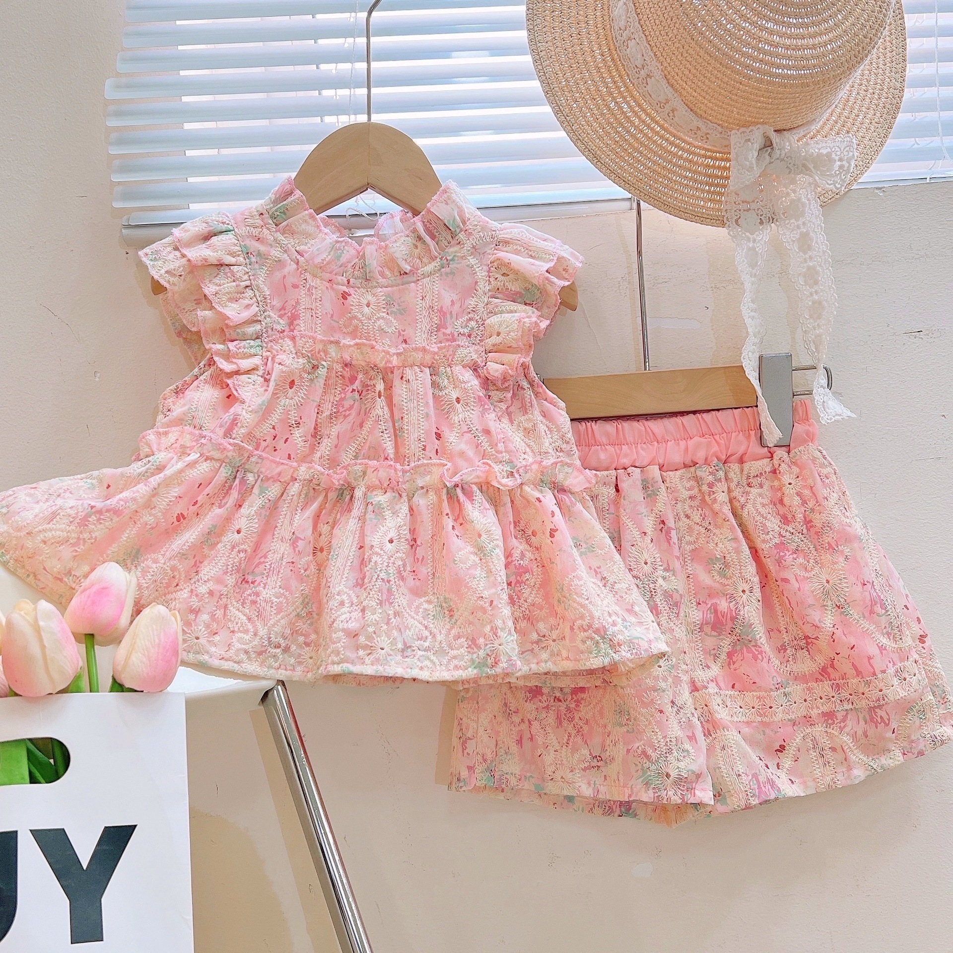 Girls 2025 Spring and Summer New Children's Clothing Cute Lace Embroidered Doll Shirt Plus Shorts Two-Piece Princess Suit