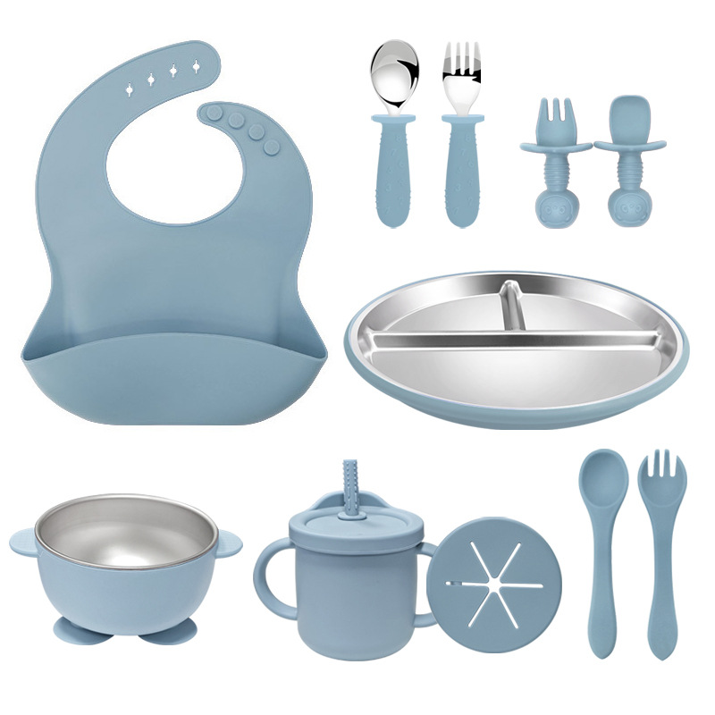 Amazon 304 acero inoxidable silicona platos de platos set cubiertos bebés bebés de silicona bib de grado alimenticio