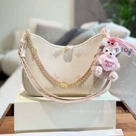 2025新款驴家真皮白草莓奶油牛角包女士单肩斜挎包时尚百搭链条包