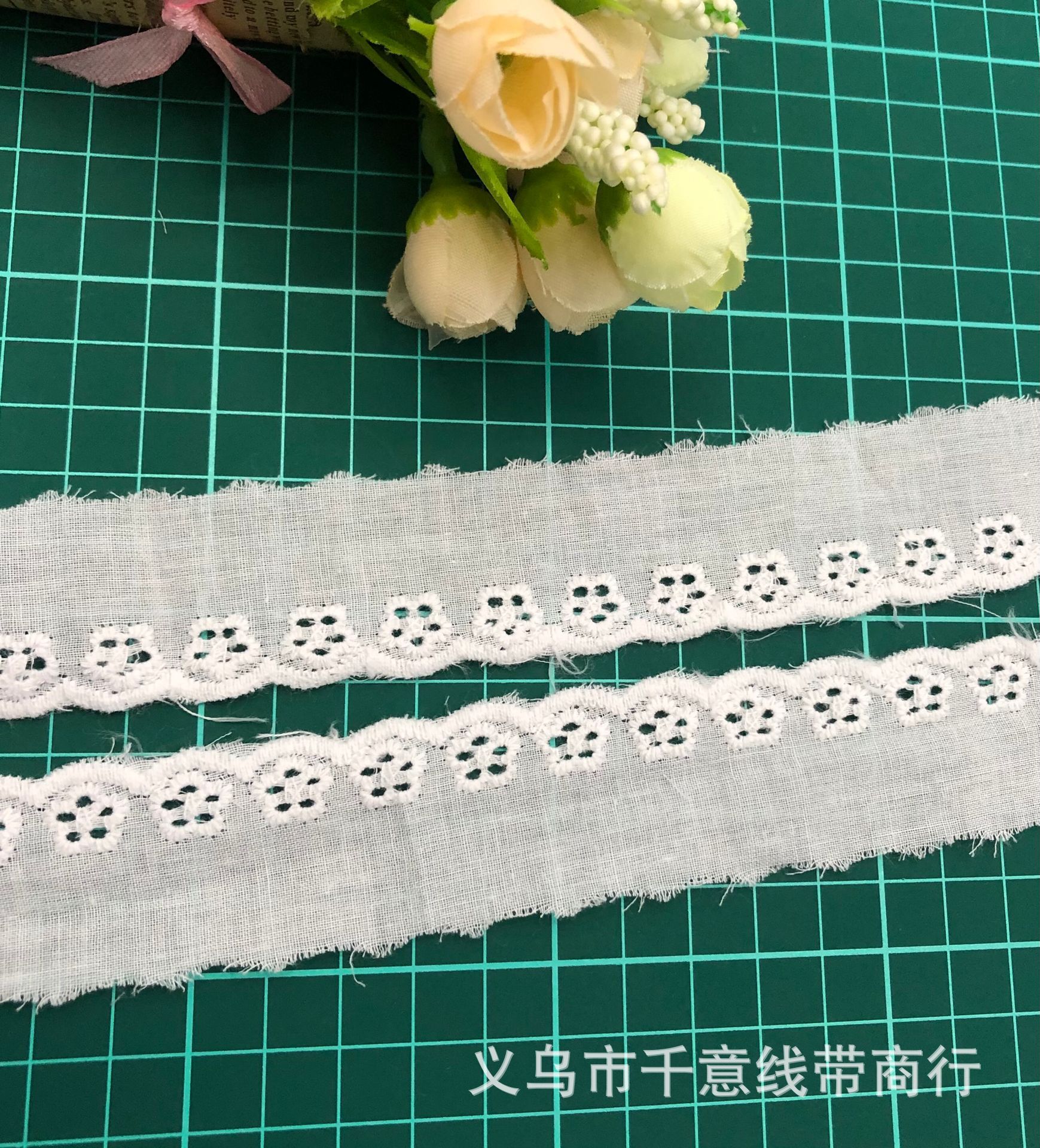 现货供应  刺绣棉布5孔