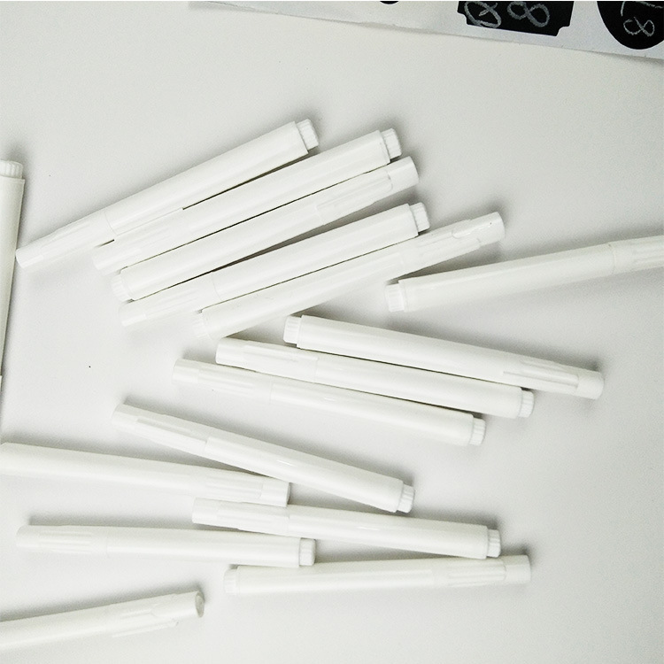 화이트보드 펜 포함