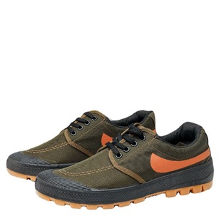 Factory direct labor protection shoes men's lightweight four-season shoes breathable non-slip work shoes wear-resistant dirt-resistant construction site shoes