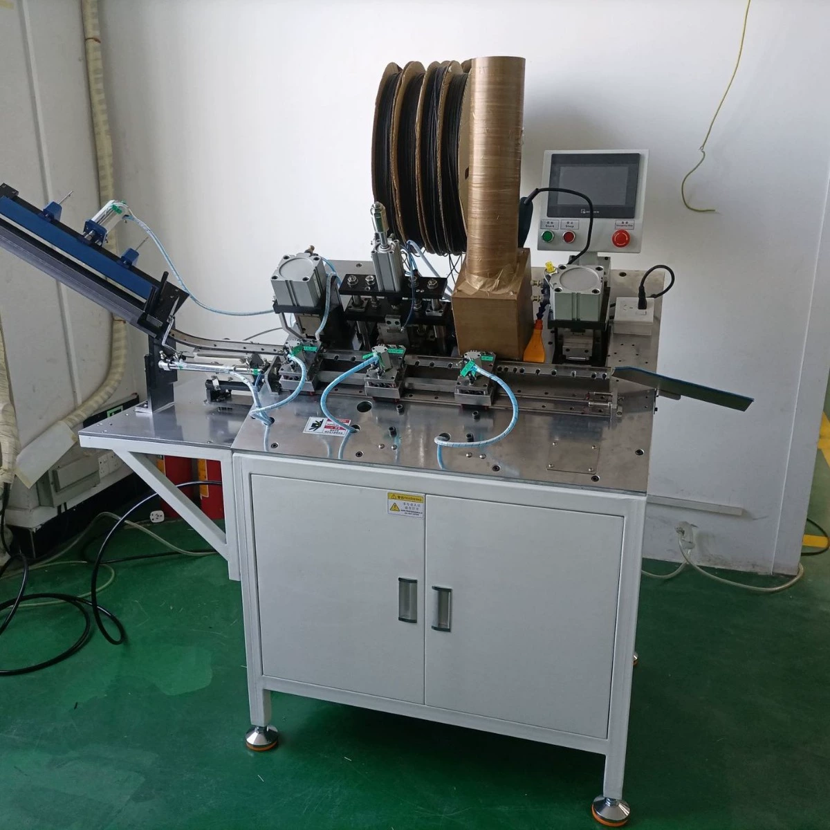 Автоматическая износостойкая термоусадочная трубка машина электронная проволочная втулка термоусадочная машина автоматическая подача режущая машина для выпечки термоусадочная машина