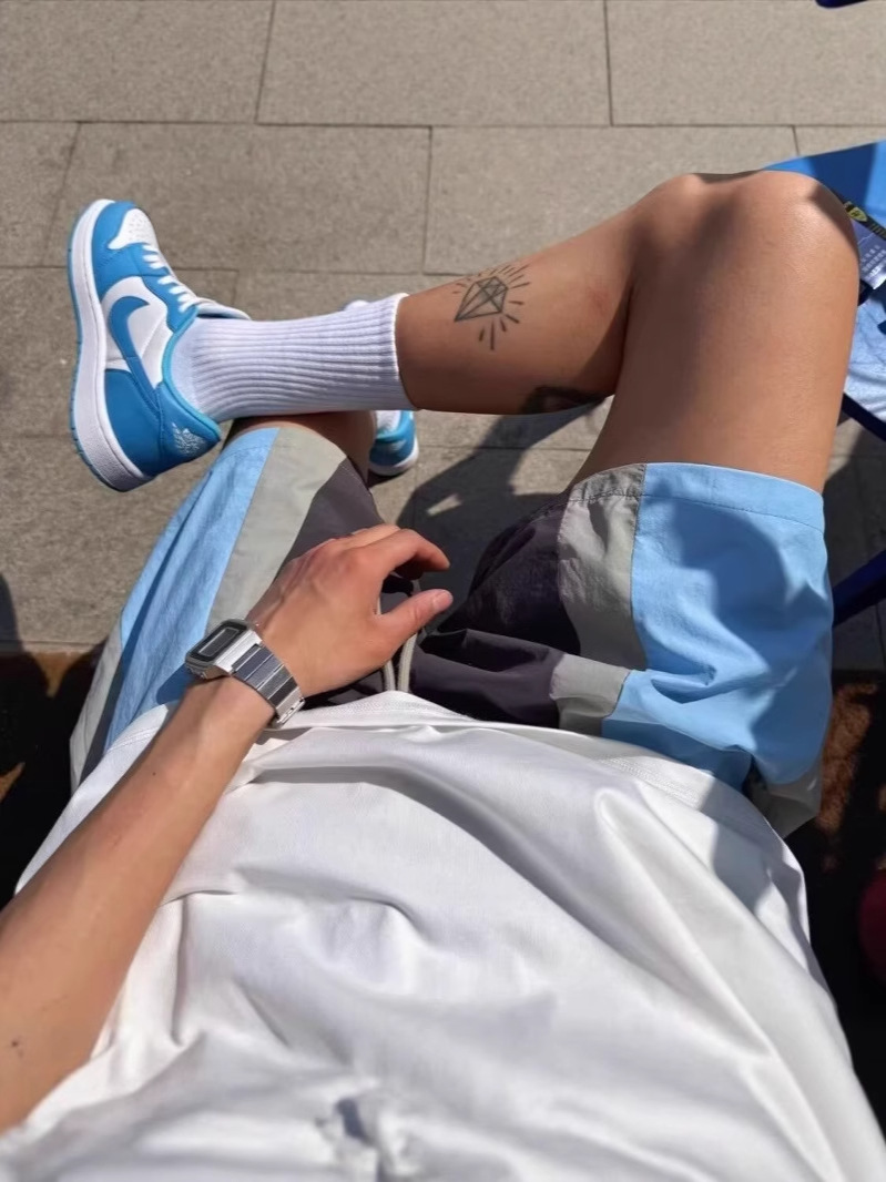 Retro light and thin sports shorts for men and women for leisure