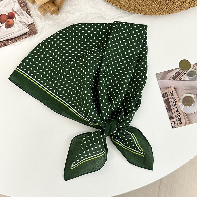 Una toalla de seda de algodón cuello pequeña toalla cuadrada de alta calidad nueva toalla de punto de onda universal correa de pelo protector de cuello pequeño chal