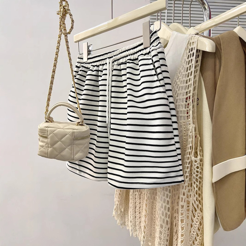 extra large size women's clothing 1.00 kg-150.00 kg chubby m casual sports striped shorts women's elastic waist plus large size wide leg pants shorts