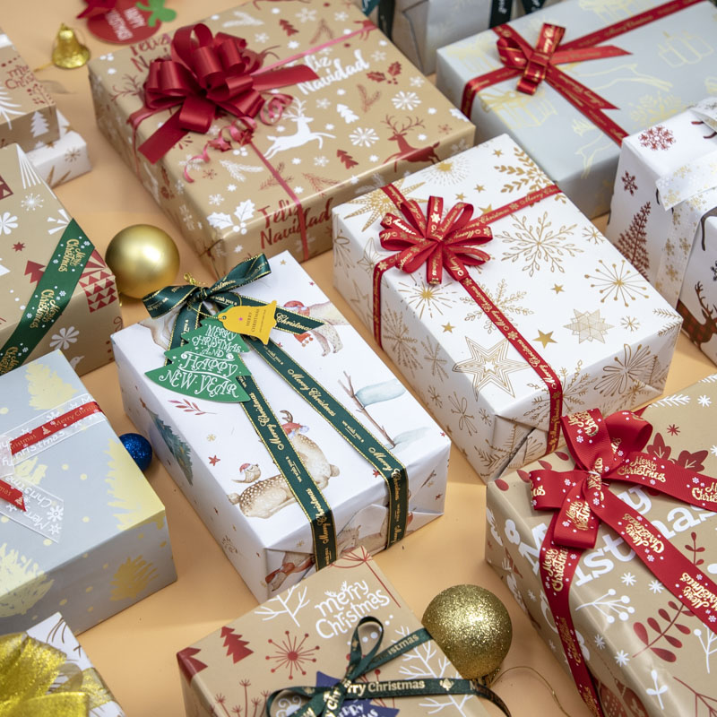 Nuevos productos creativos 10 hojas al por mayor día de Navidad día de Año Nuevo regalo caja de regalo papel de embalaje de papel de Navidad de color artesanal