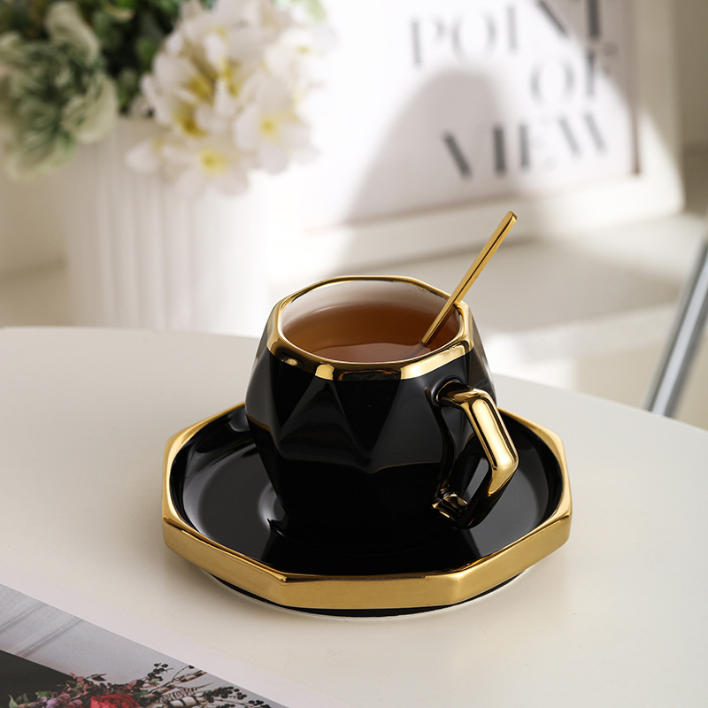 Taza de agua de cerámica de alto valor Taza para el hogar Taza de café de lujo ligero Plato de mesa Phnom Penh Taza de desayuno en stock