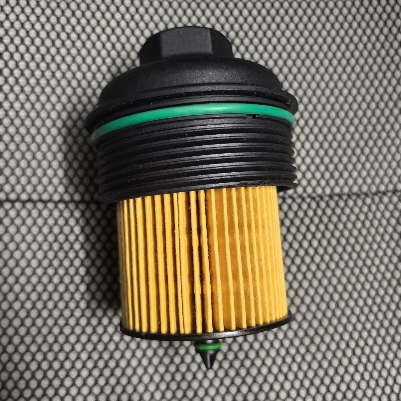 The oil filter cover is suitable for Buick Hideo Chevrolet Xinjingcheng Aiweiou 12605565 12605566