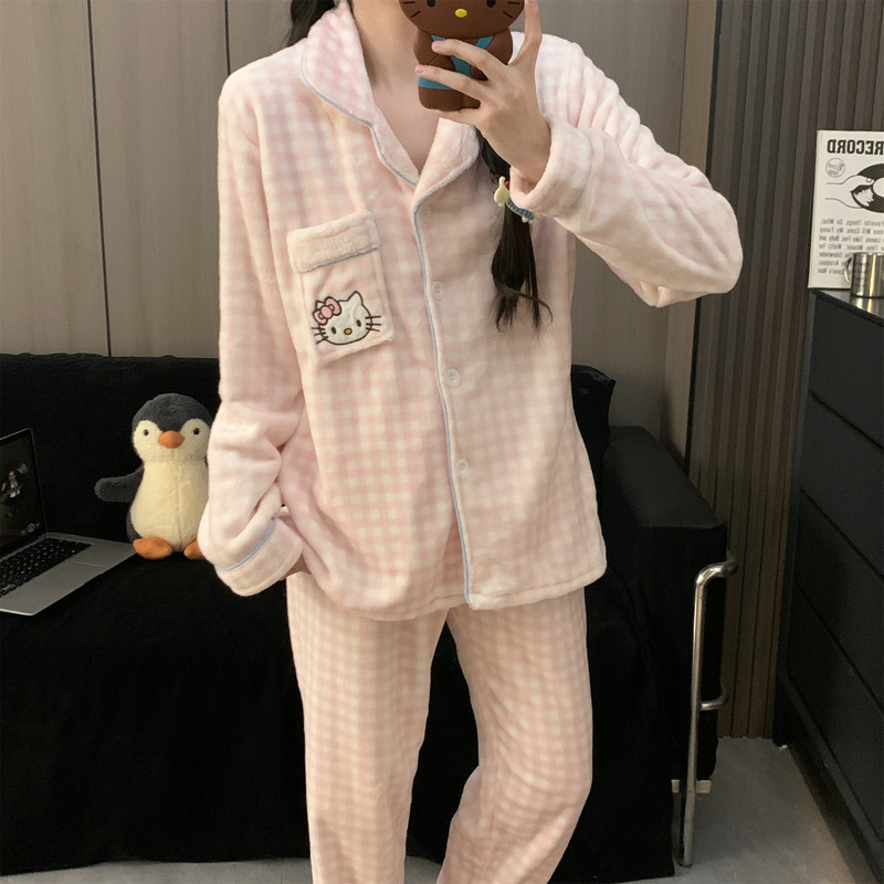 Coral fleece pajamas, a warm and thickened flannel loungewear set for autumn and winter, suitable for wearing both indoors and outdoors, designed for women Coral fleece pajamas, a warm and thickened flannel loungewear set for autumn and winter, suitable for wearing both indoors and outdoors, designed for women