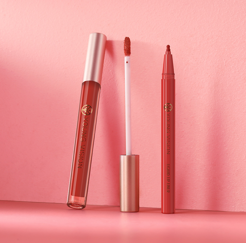 YOUNG VISION Lip Gloss + Lip Liner 2-piece Set. The gourd-tipped liquid lip liner is not easy to stick to the cup lip gloss undefined