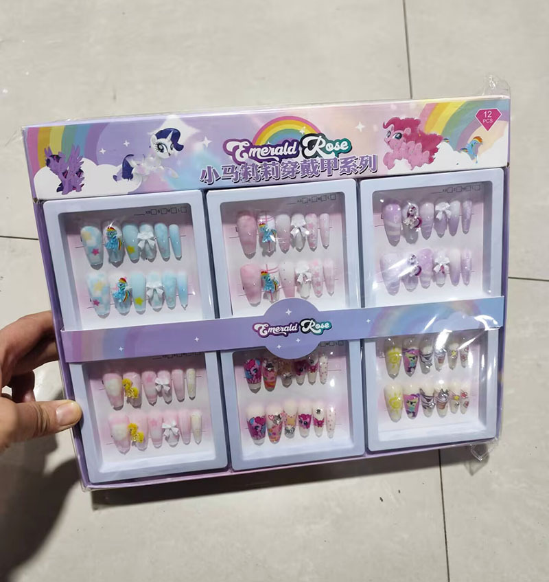 Nuevo desgaste de la serie de mariposa de uñas etiquetas de uñas niñas caja de almacenamiento transparente etiquetas de uñas falsas niñas etiquetas de uñas cortas