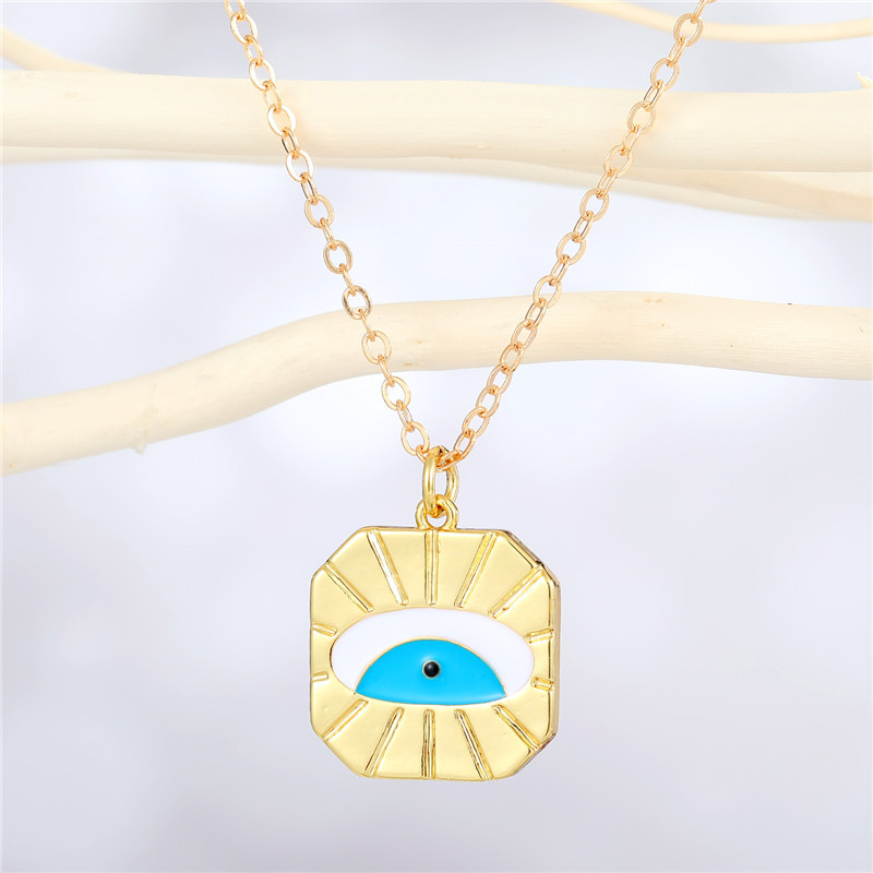 Retro Fashion Rhinestone Devilu0027s Eye Pendant Necklace Personality Fatima Hand Hollow Eye Clavicl