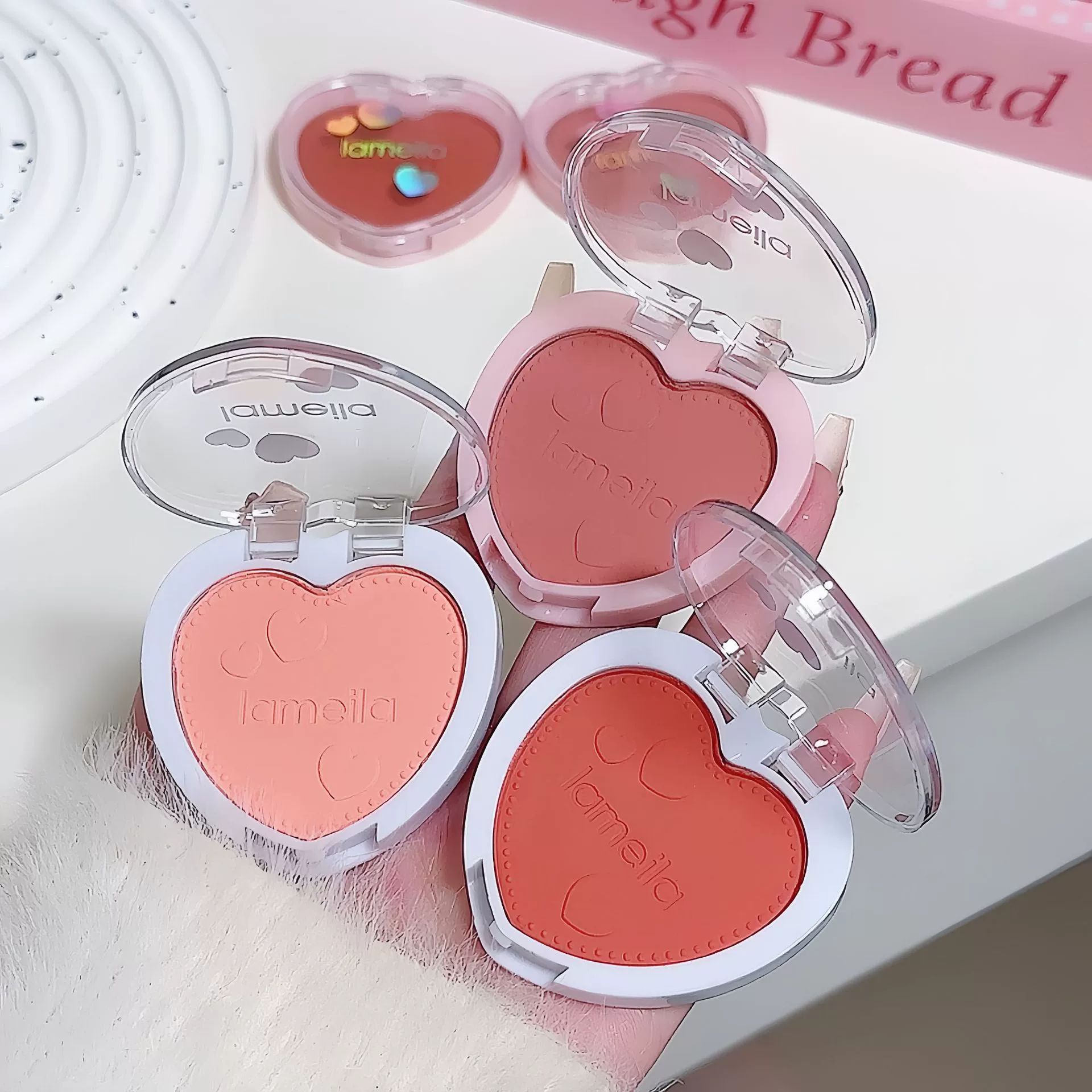 Сердцебиение Рамеллы Маленькие румяны мамы чувствуют себя естественно