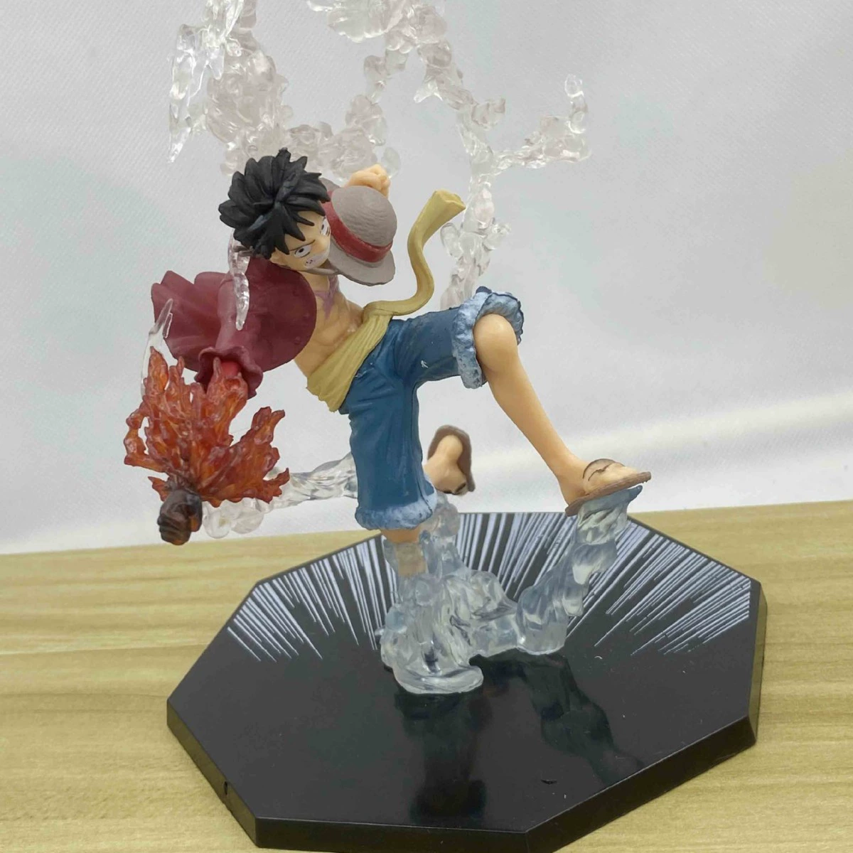 PVC-фигура (One Piece) Огненный кулак Лефи, 18 см, коллекционная коробка цвета