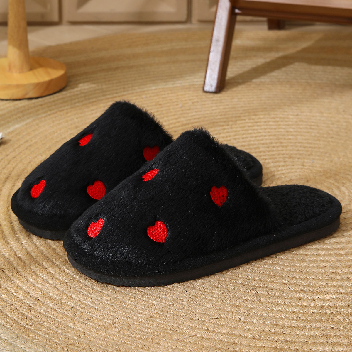 thumbnail image 1 of Zapatillas de algodón para mujer en otoño e invierno, zapatillas de algodón de interior de nuevo estilo para el hogar, además de terciopelo para mantener el calor y las zapatillas peludas de amor con, 1 of 5