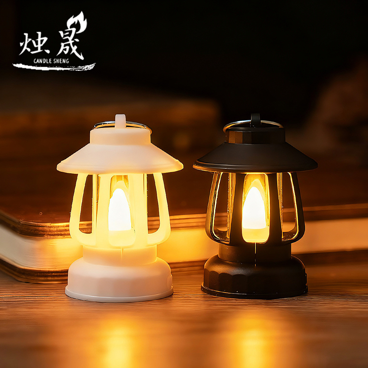 原创复古小油灯发光钥匙扣可爱卡通小夜灯学生书包挂件小马灯批发