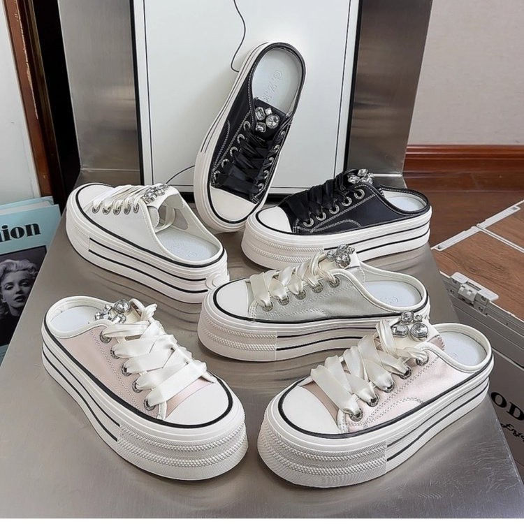 Baotou semi-pantuflas zapatos de lona para mujer 2025 nuevo estilo perezoso zapatos de mujer de un solo pedal para aumentar las zapatillas casuales de todo fósforo para mujer