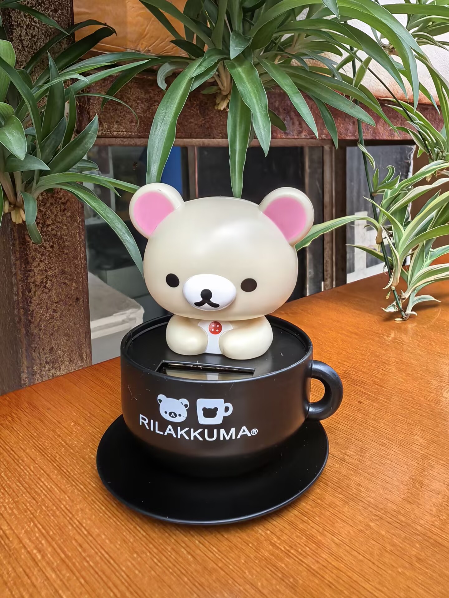 Solar-Powered Panda Bobblehead Ornament, Cute Cartoon Car Interior Creative Decoration, New Model Nodding Doll for Car
