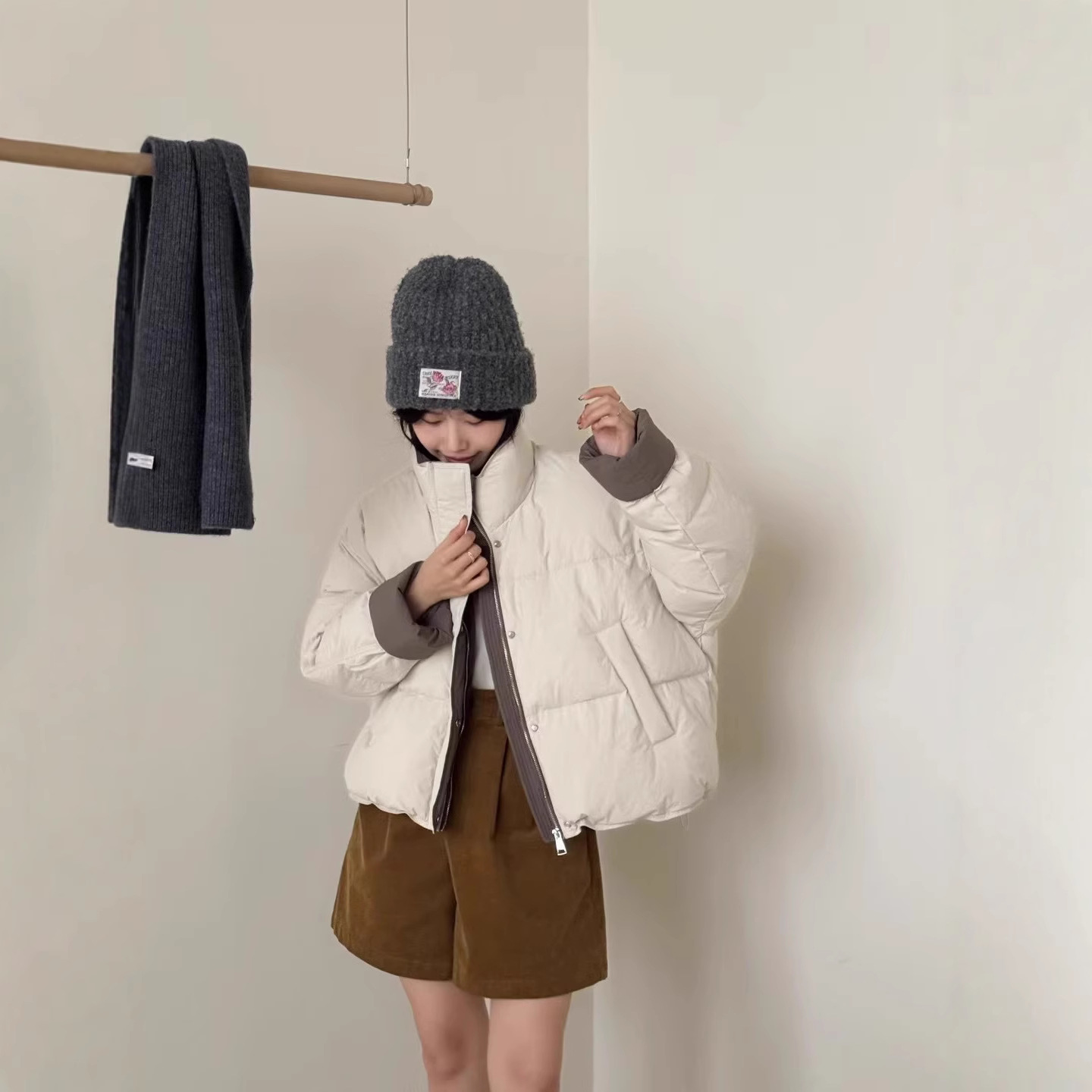 여성 겨울 다운솜 숏패딩 루즈핏 스탠드카라 캐주얼 점퍼