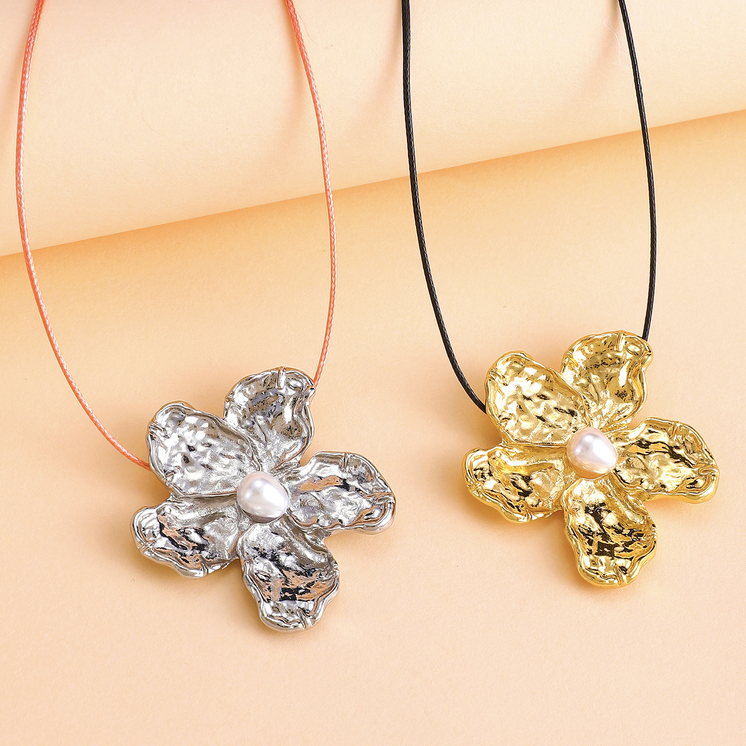Flower Pattern Retro Exaggerated Flower Alloy Choker Wholesale