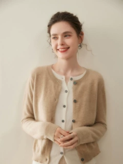 2026秋冬季纯色山羊绒休闲小开衫女士针织毛衣外套平面圆领假两件