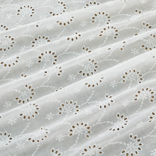 现货供应 9088精梭棉布棉线雕孔镂空大机刺绣花边辅料 连衣裙面料