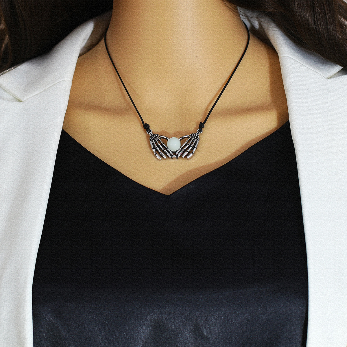 HJJ Halloween-Accessoires-Serie Herz-Punk-Totenkopf-Hand-Perlenkette im Dunkeln leuchtend_voghion.com