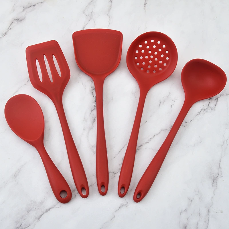 Производители оптом силиконовая кухонная утварь набор из пяти частей силиконовой лопатки дуршлаг лефартук ложка кулинарная ложка Лопата костюм